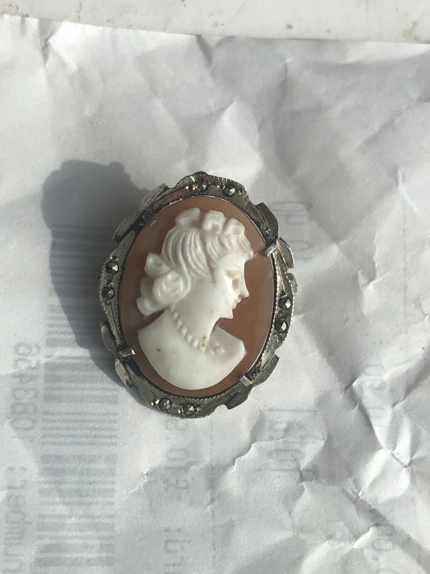 Vintage Shell Cameo Brooch - Elegant Female Profile