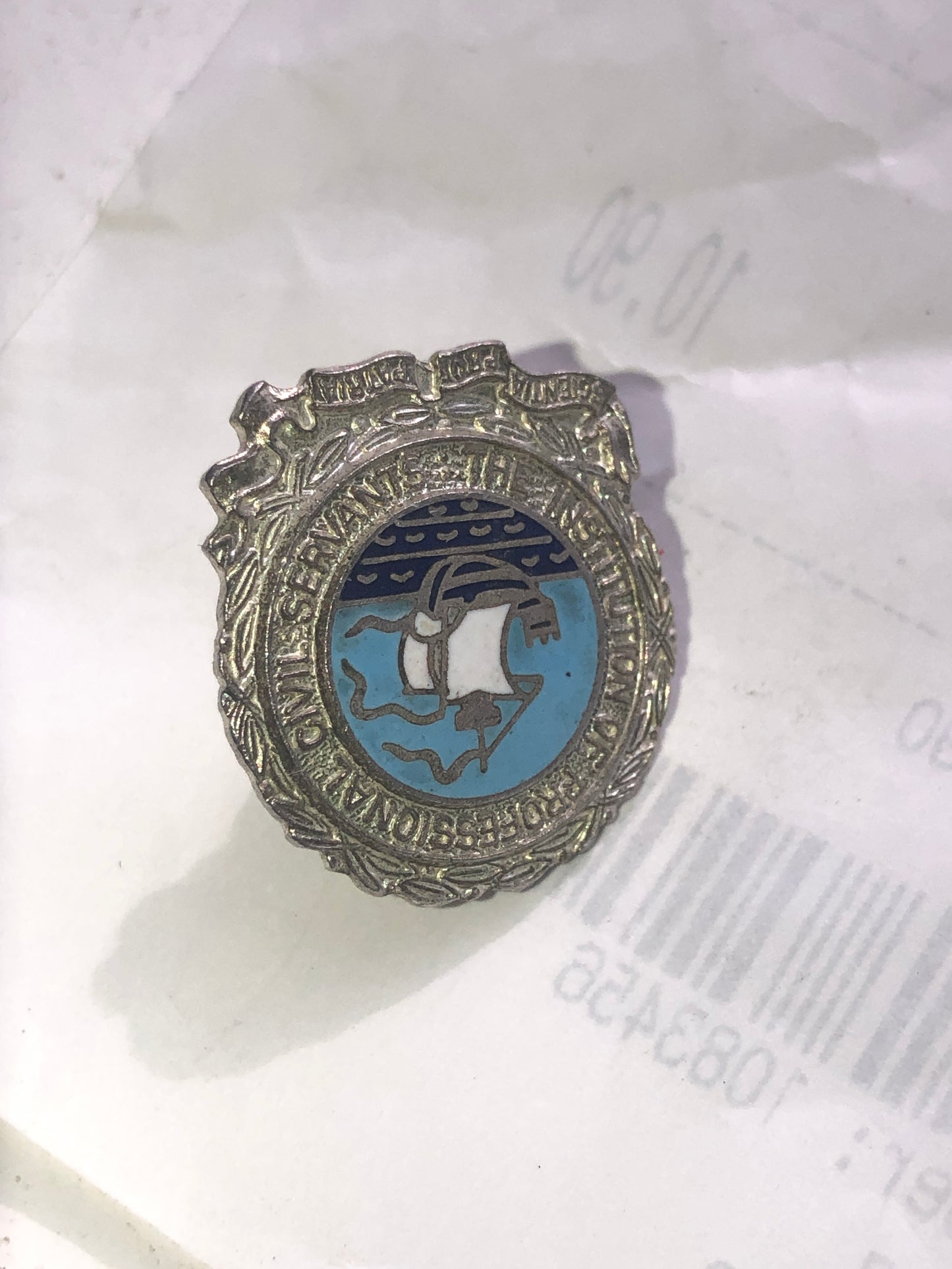 Vintage 'Institution of Professional Civil Servants' Badge