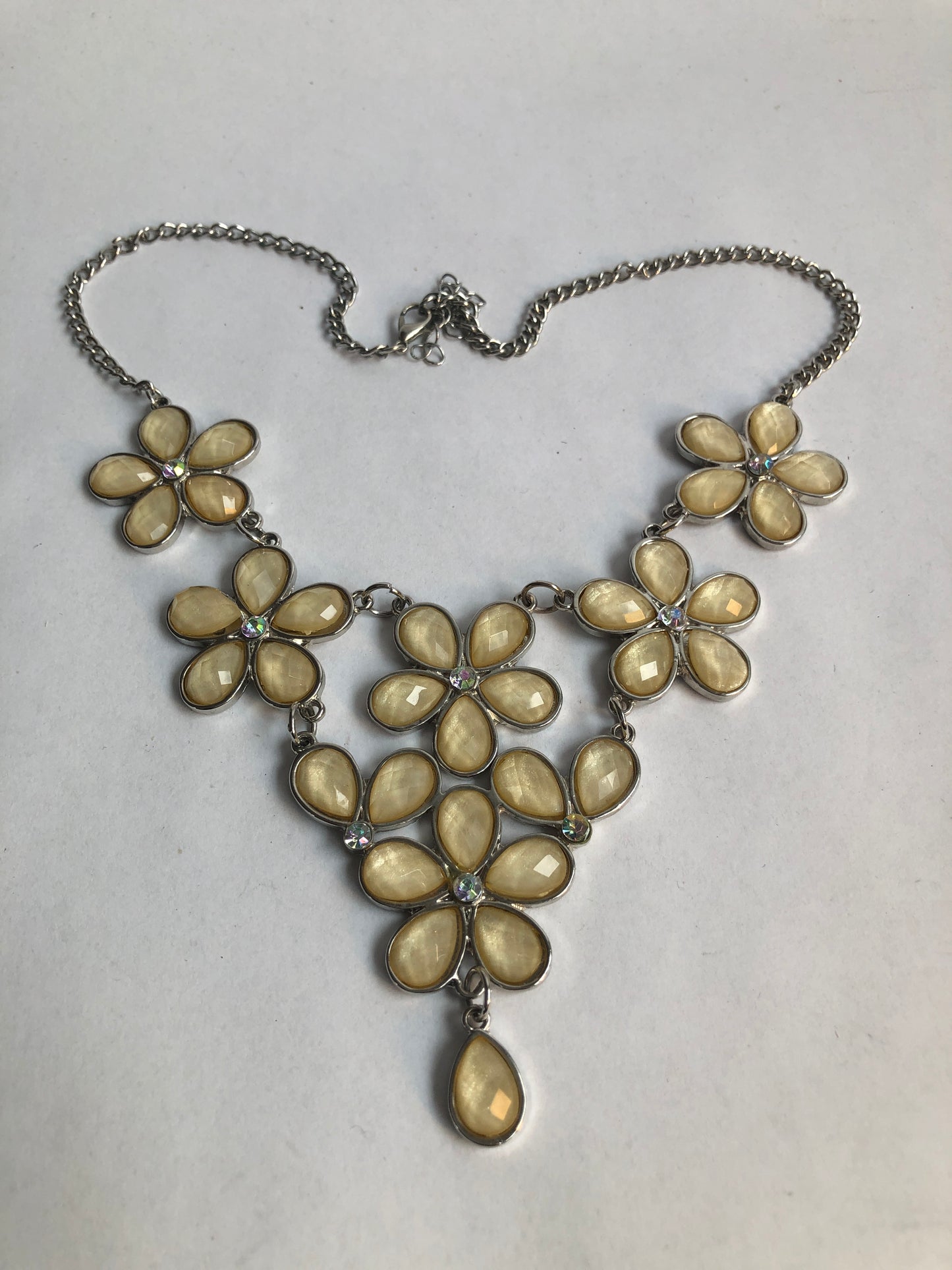 Vintage Enamel Daisy Link Necklace Floral