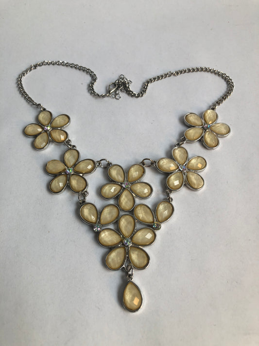 Vintage Enamel Daisy Link Necklace Floral