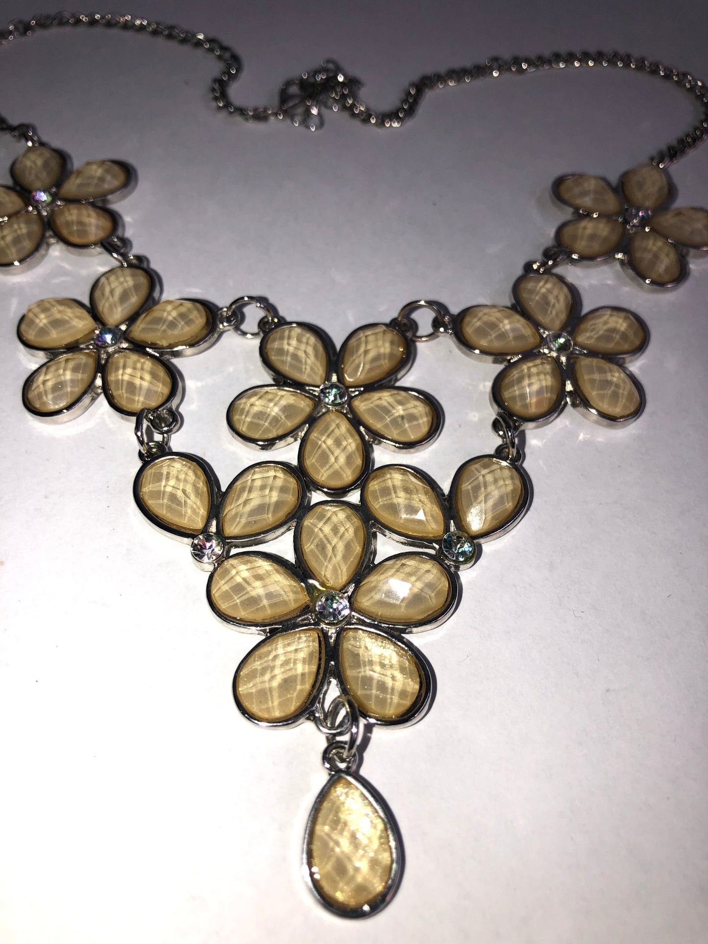 Vintage Enamel Daisy Link Necklace Floral