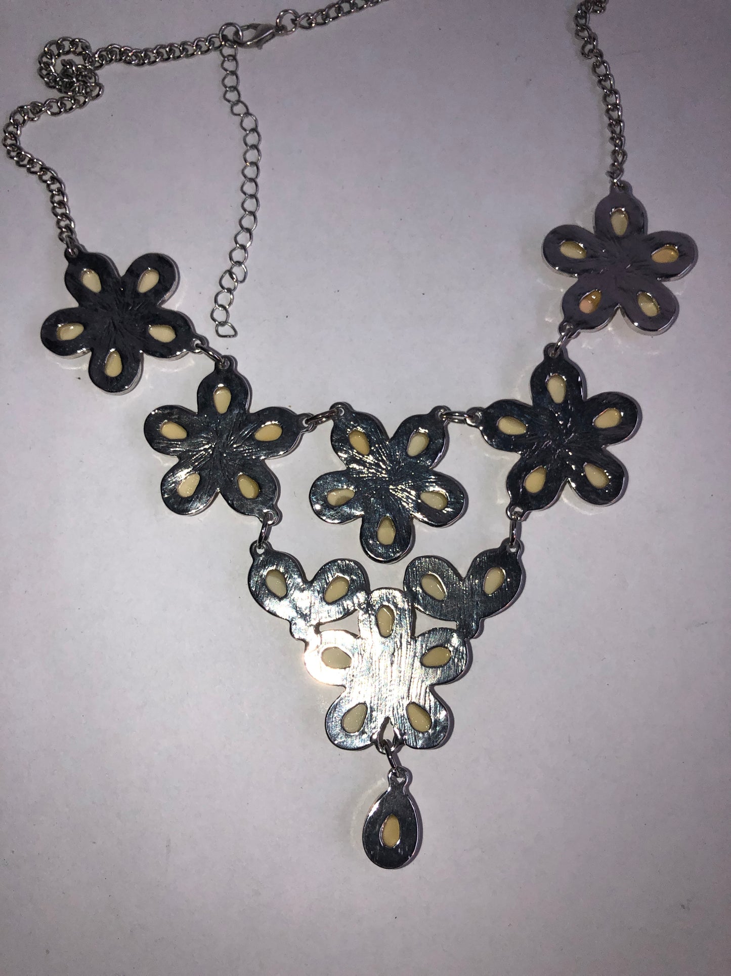 Vintage Enamel Daisy Link Necklace Floral