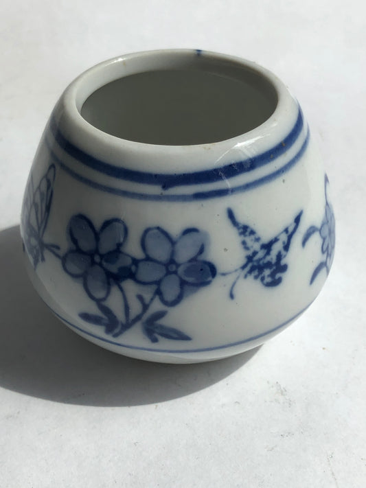 Vintage Blue & White Porcelain Butterfly & Flower Pot