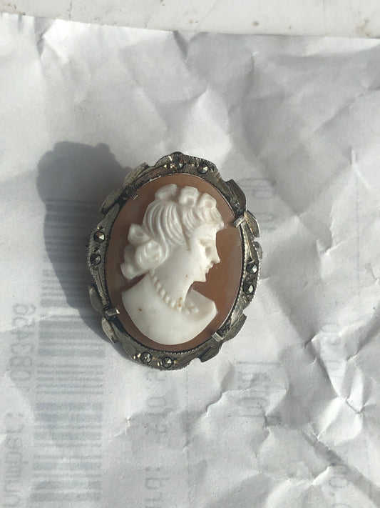 Vintage Shell Cameo Brooch - Elegant Female Profile