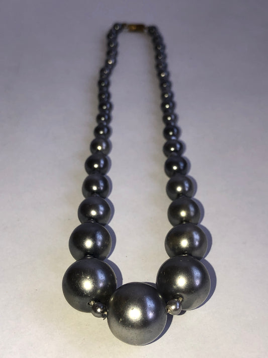 Vintage Graduated Grey Pearl Necklace
